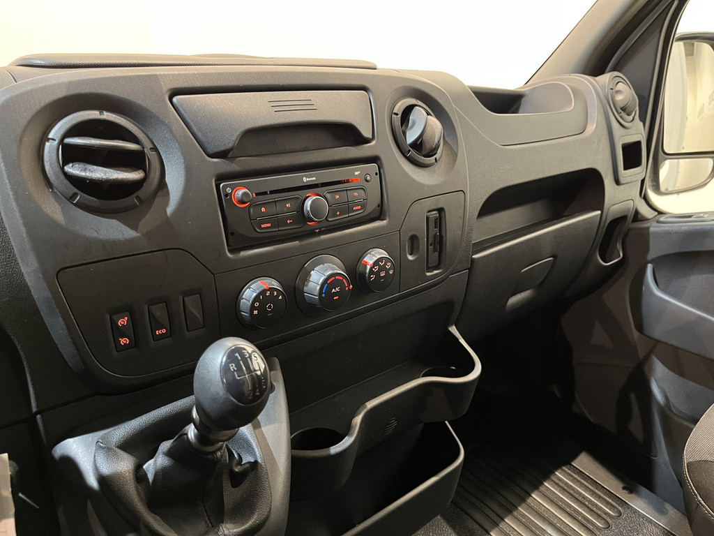 Renault Master 2.3 dCi 130 PK Bakwagen / Oprijplaat / Meubelbak / Euro 6 / Airco / Cruise Control / Camera / Navigatie 7