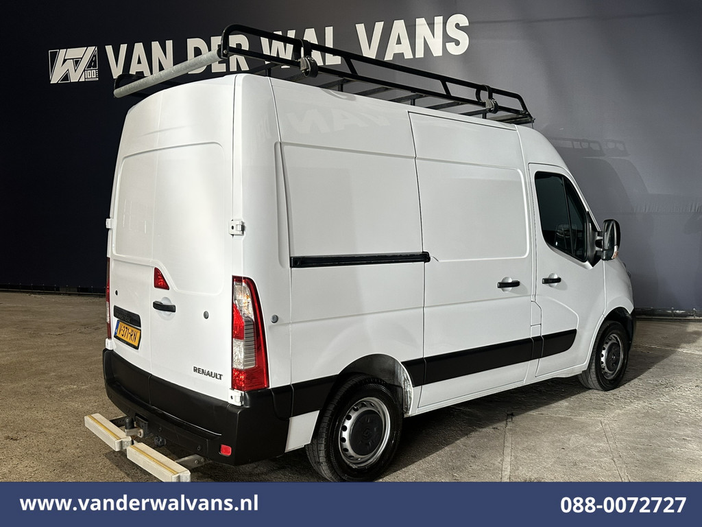 Renault Master 2.3 dCi 131pk L2H2 Euro6 Airco | Navigatie | Cruisecontrol | Imperiaal | 2500kg Trekhaak Parkeersensoren, Bijrijdersbank 10