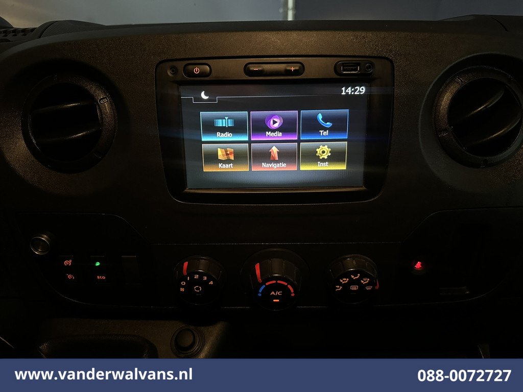 Renault Master 2.3 dCi 131pk L2H2 Euro6 Airco | Navigatie | Cruisecontrol | Imperiaal | 2500kg Trekhaak Parkeersensoren, Bijrijdersbank 15