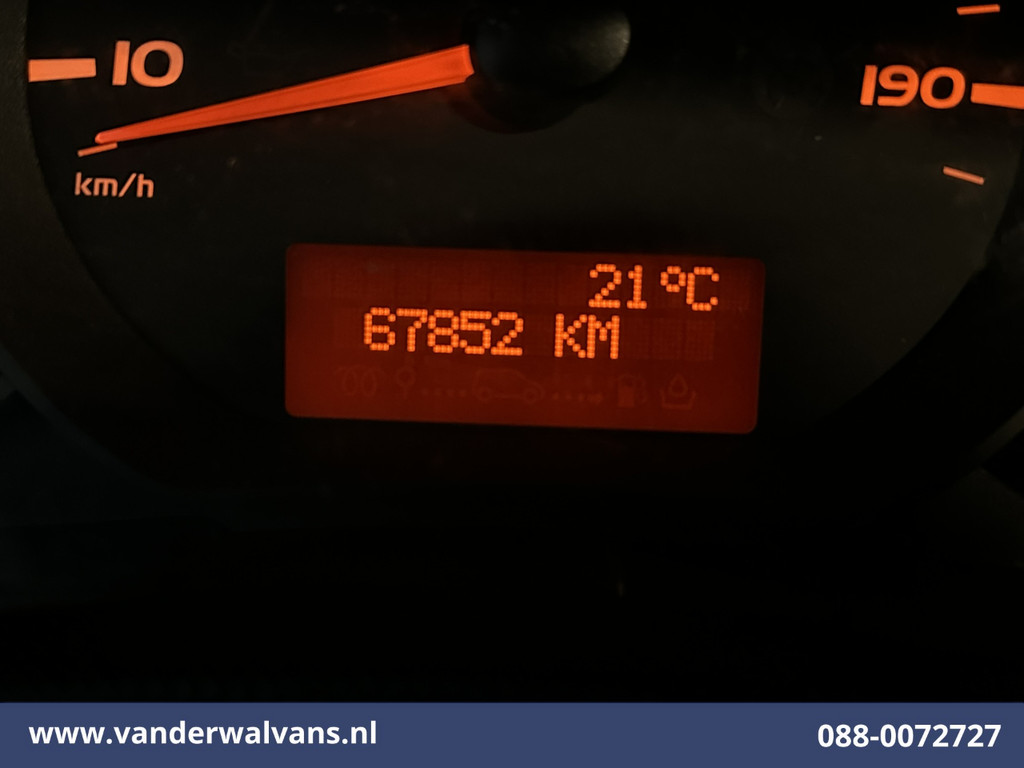 Renault Master 2.3 dCi 131pk L2H2 Euro6 Airco | Navigatie | Cruisecontrol | Imperiaal | 2500kg Trekhaak Parkeersensoren, Bijrijdersbank 19