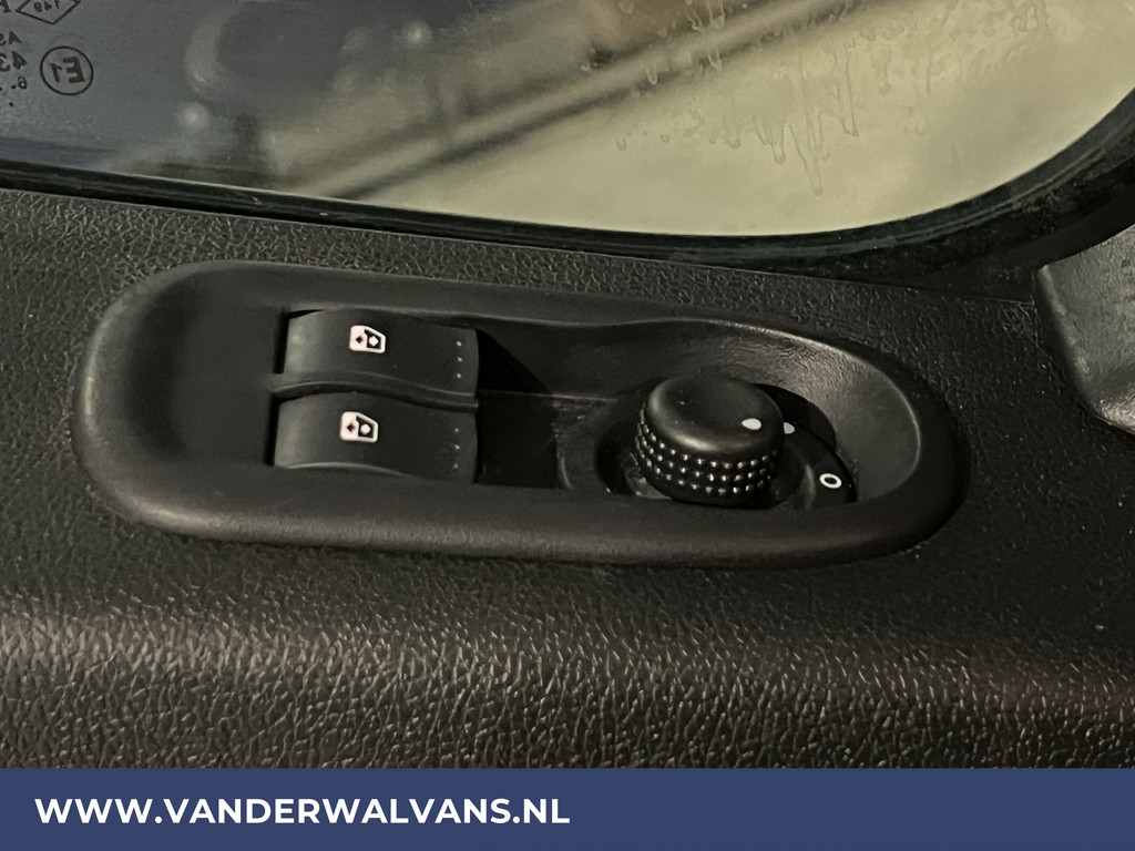 Renault Master 2.3 dCi 131pk L3H2 Euro6 Airco | Camera | Navigatie | 2500kg Trekhaak | Cruisecontrol Bijrijdersbank 19