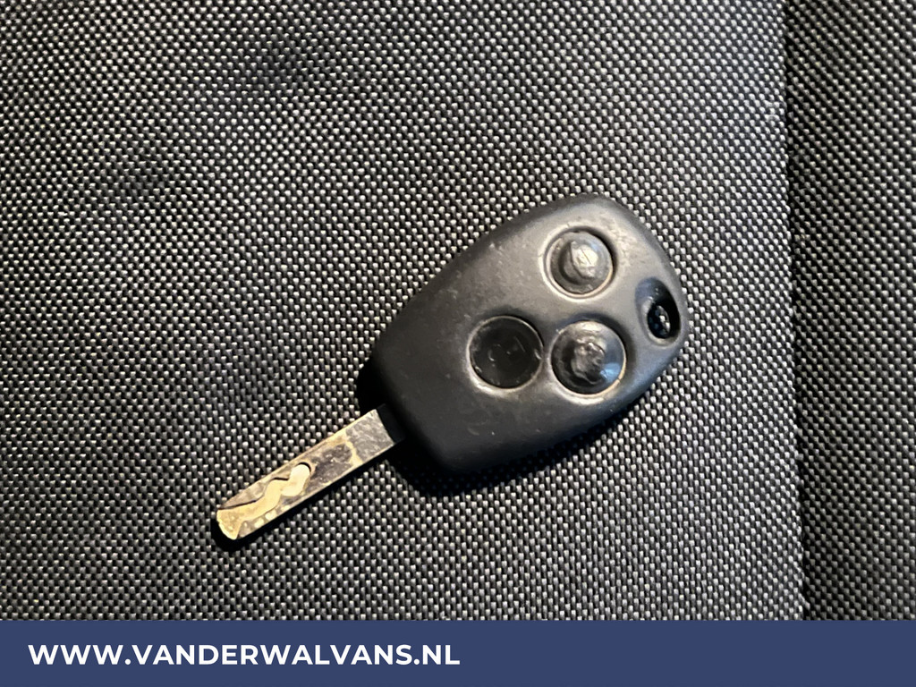 Renault Master 2.3 dCi 131pk L3H2 Euro6 Airco | Camera | Navigatie | 2500kg Trekhaak | Cruisecontrol Bijrijdersbank 20