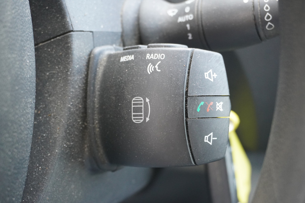 Renault Master 2.3 dCi 135PK L2H2 EURO 6 - Airco - Navi - Cruise - Imperiaal - â¬17.900,- Excl. 17