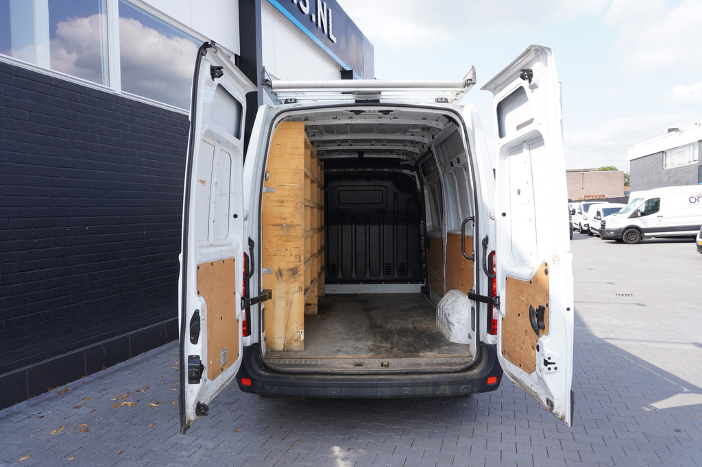 Renault Master 2.3 dCi 135PK L2H2 EURO 6 - Airco - Navi - Cruise - Imperiaal - â¬17.900,- Excl. 7