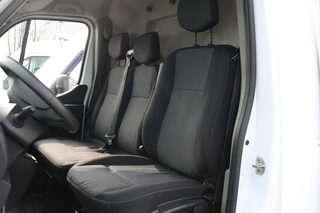 Renault Master 2.3 dCi 135pk L1 H1 Airco Glasresteel 17