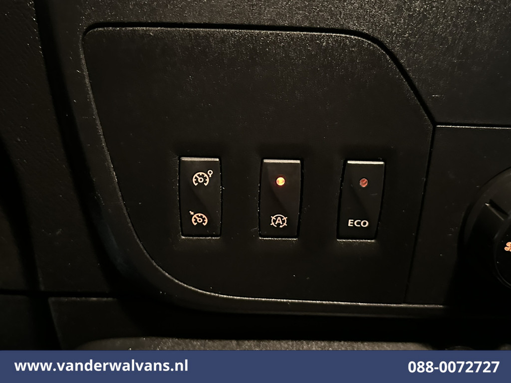 Renault Master 2.3 dCi 136pk L2H2 Airco | Navigatie | Camera | 2500kg Trekhaak | Imperiaal Cruisecontrol, 270 graden achterdeur, Trap, Bijrijdersbank 17
