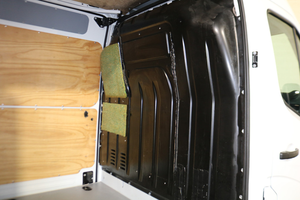 Renault Master 2.3 dCi 146pk L2 H2 2x Schuifdeur Airco Navigatie Camera 16