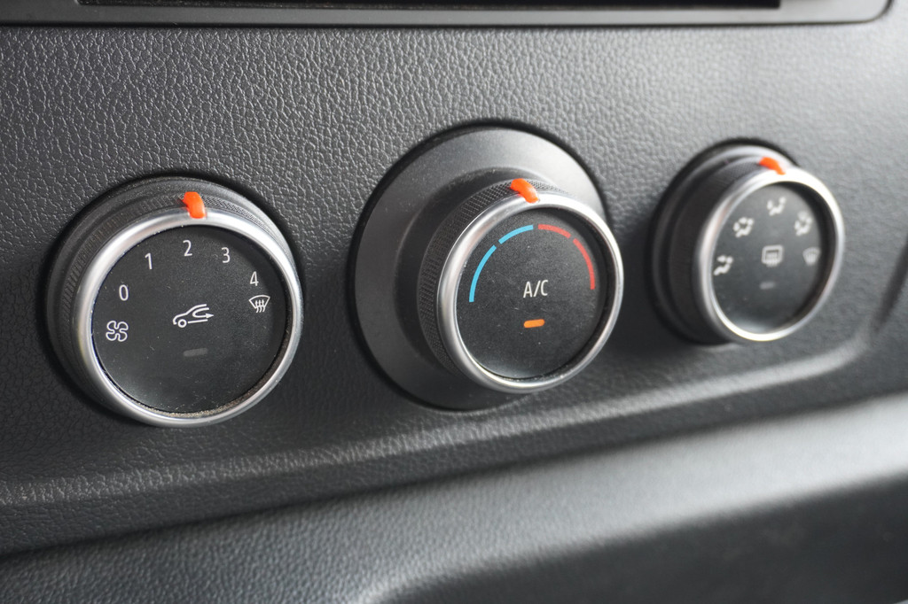 Renault Master 2.3 dCi 150PK L2H2 EURO 6 - Airco - Cruise - PDC - â¬15.950,- Excl. 10