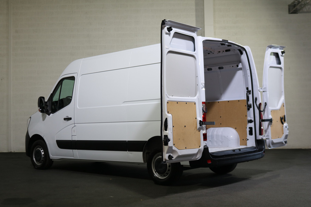 Renault Master 2.3 dCi 150pk L2 H2 12