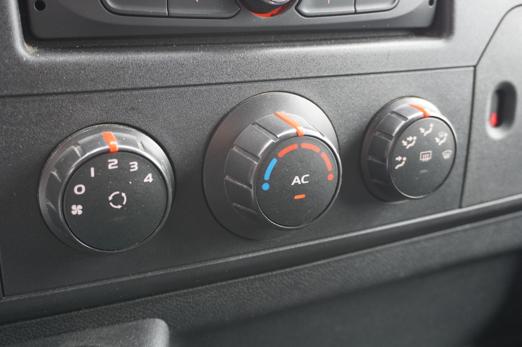 Renault Master 2.3 dCi 164PK L2H2 - Airco - Navi - Cruise - ⬠6.950,- Excl. 8