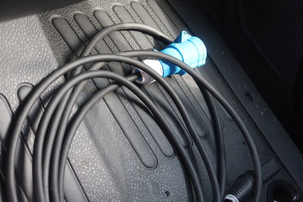 Renault Master Koel/Vries/Verwarmen + 220 volt stekker Carrier Xarios 350 machine BPM vrij 11