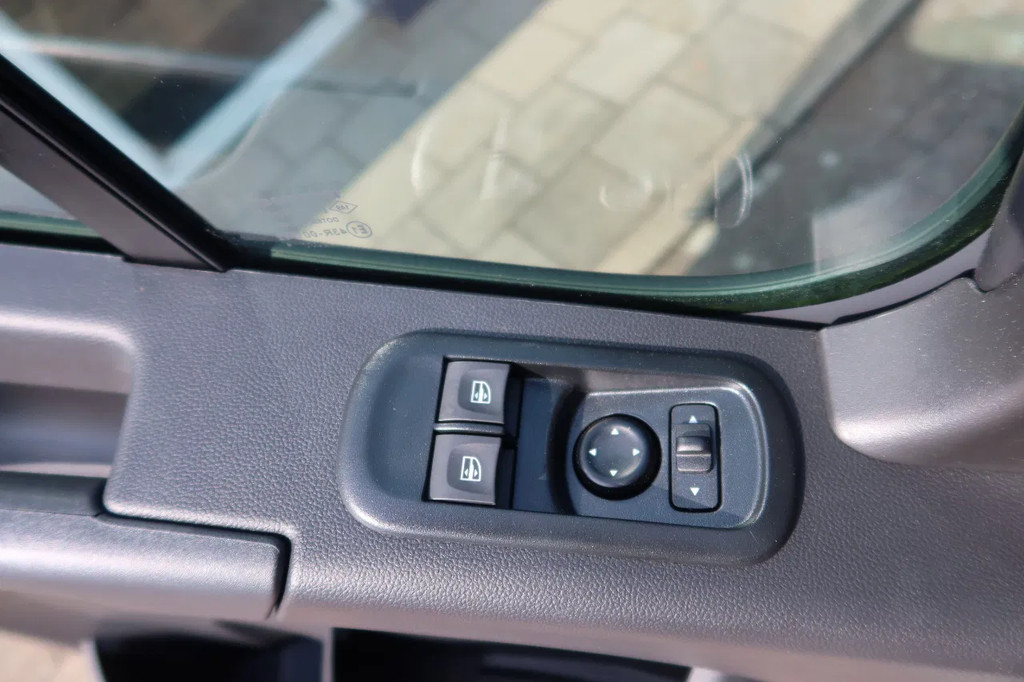 Renault Master Koel/Vries/Verwarmen Met nachtaansluiting 220 Volt Carrier Xarios 350 BPM vrij 11