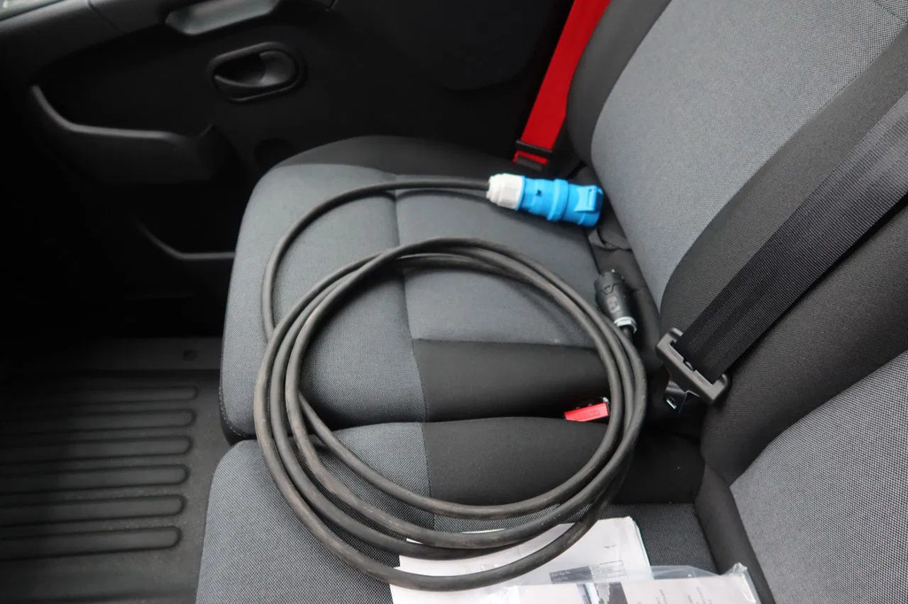 Renault Master Red Edition 150 PK Carrier Xarios 350 Koele/vriezen/verwarmen + nachtaansluiting 220 volt. 12