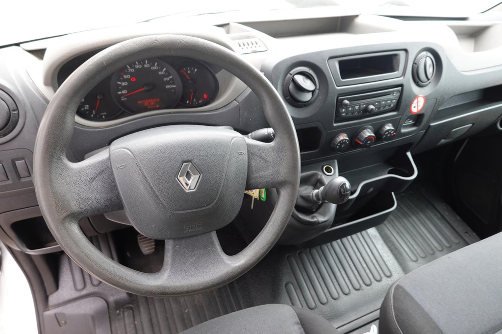 Renault Master T28 2.3 dCi L1H2 11