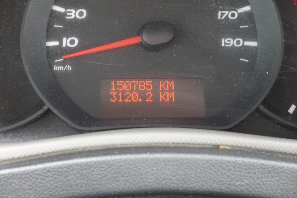 Renault Master T28 2.3 dCi L1H2 15