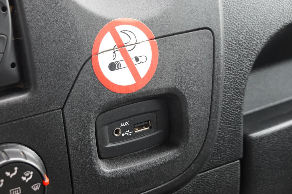 Renault Master T28 2.3 dCi L1H2 20