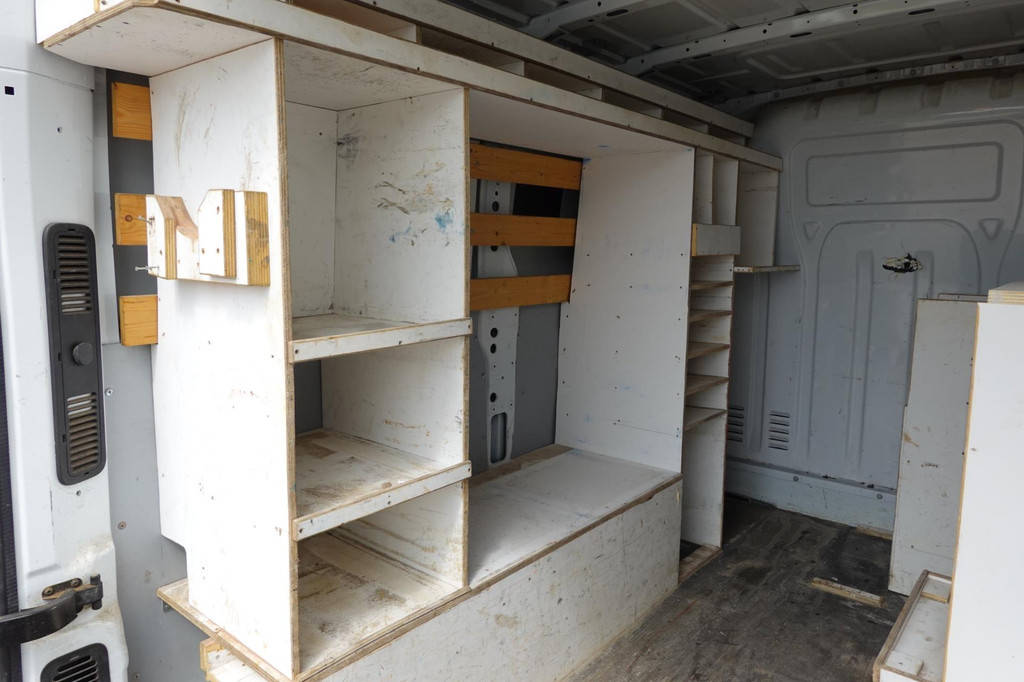 Renault Master T28 2.3 dCi L1H2 7