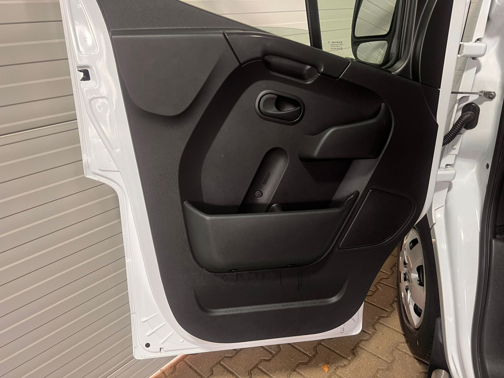 Renault Master T33 2.3 dCi 150 L2H2 Energy VVB396 BPM vrij! Benut nu nog uw voordeel! 12