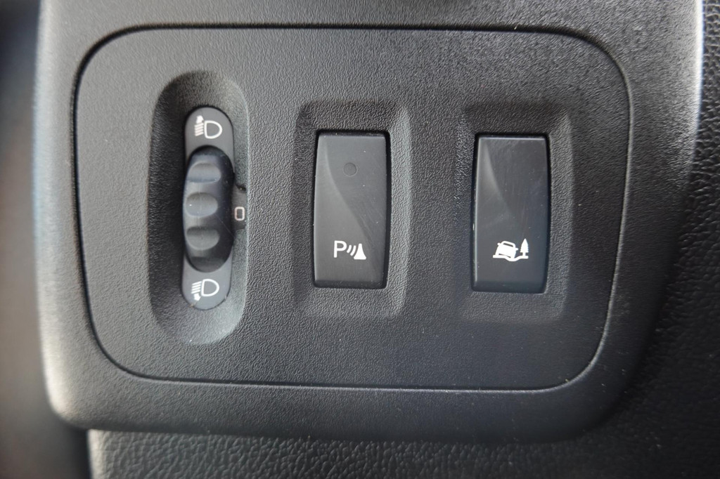 Renault Master T33 2.3 dCi L2H2 11