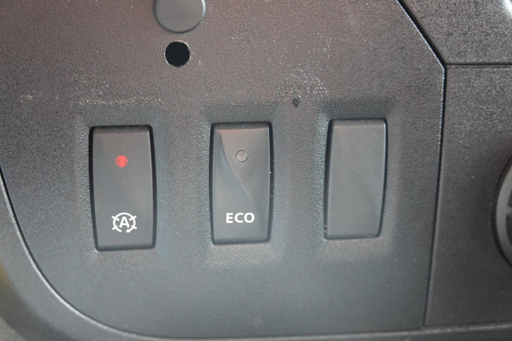 Renault Master T33 2.3 dCi L2H2 12