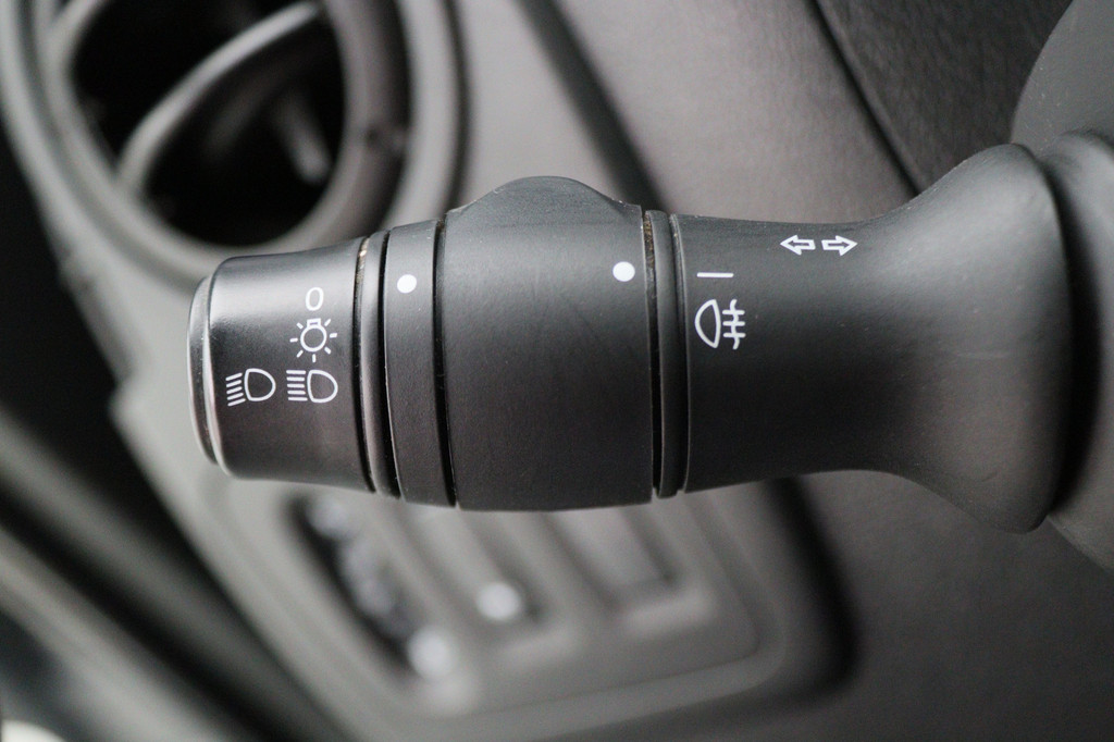 Renault Master T33 2.3 dCi L2H2 12