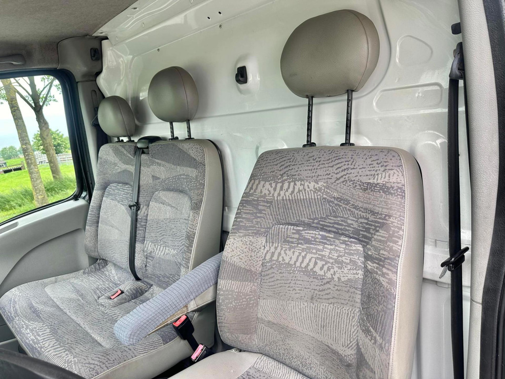 Renault Master T33 2.5dCi L1H1 Fiscaal Gunstig Airco Euro 4 14