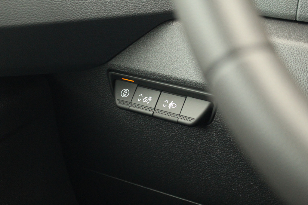 Renault Master T35 2.0dCi 150pk | L2H2 Extra | Android Navi | Camera | LED | Cruise | Lease 591,- p/m 20