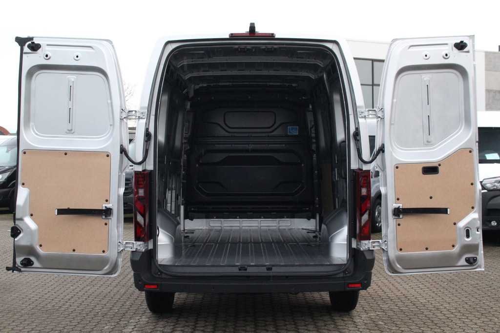 Renault Master T35 2.0dCi 150pk | L2H2 Extra | Android Navi | Camera | LED | Cruise | Lease 591,- p/m 8