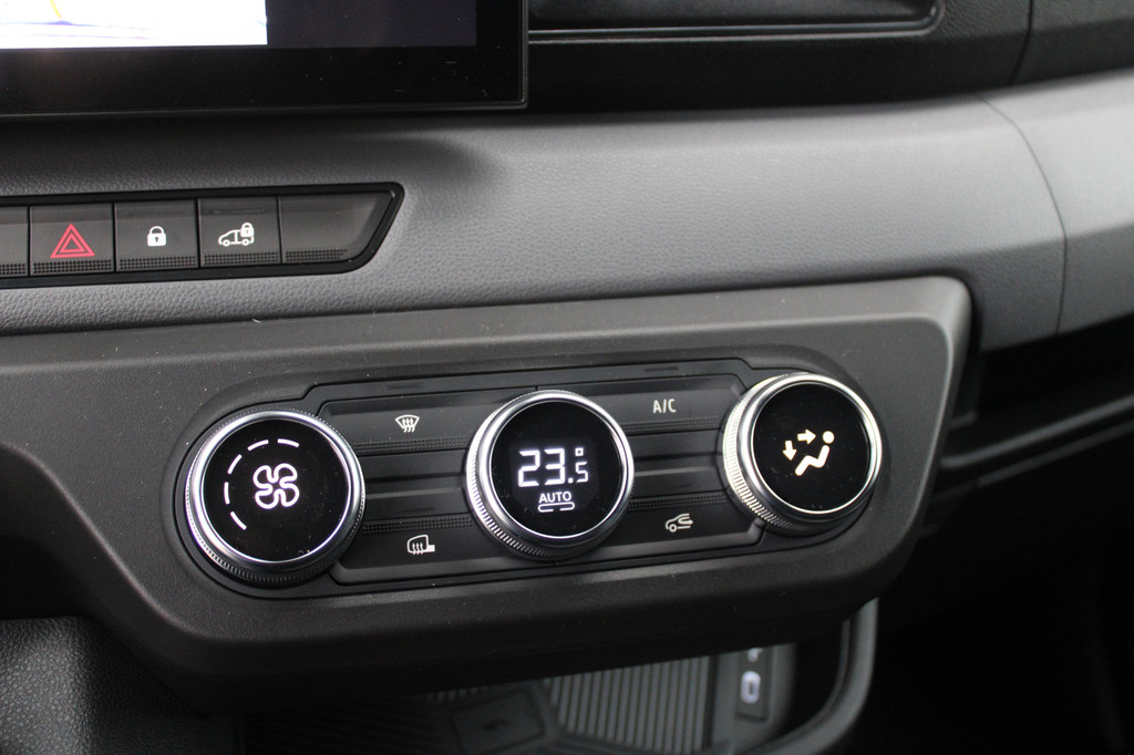 Renault Master T35 2.0 dCi 170pk L2H2 Extra - 2x Schuifdeur - Navigatie - Blind Spot - Camera - Stoelverwarming - Verwarmde voorruit - Rijklaar 18