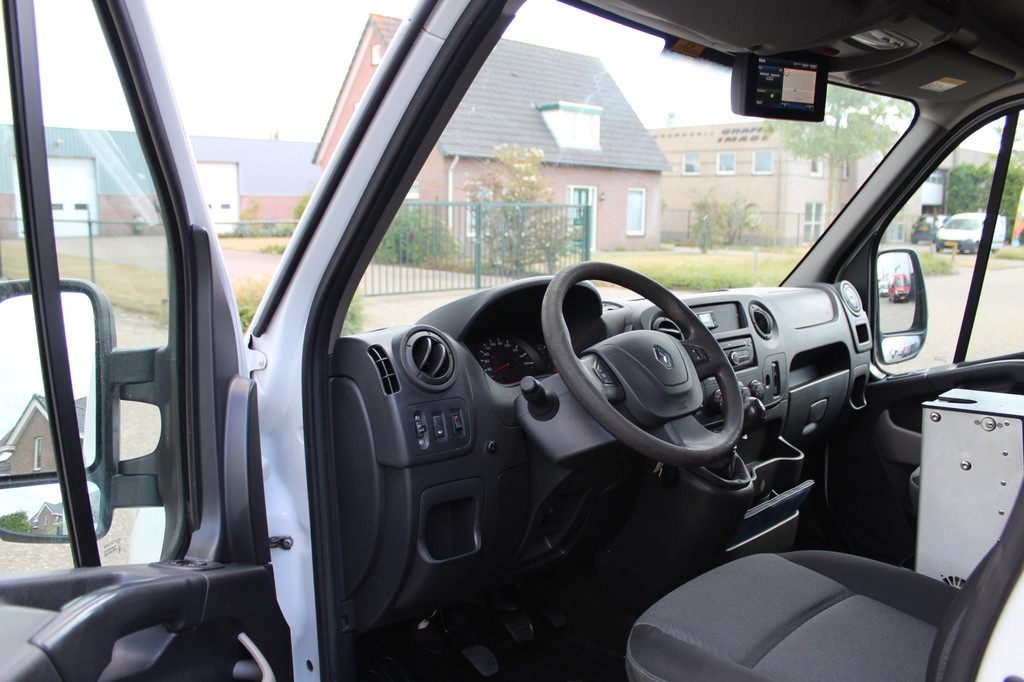Renault Master T35 2.3 dCi 130PK Euro6 L2H2 â airco â imperiaal â Trekhaak 2500KG 15