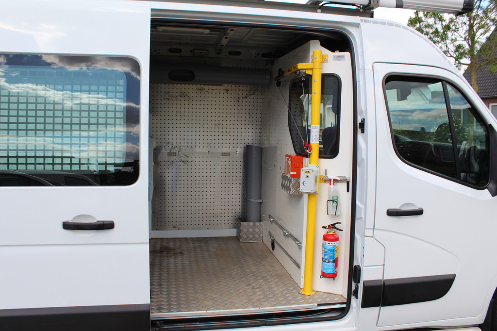 Renault Master T35 2.3 dCi 130PK Euro6 L2H2 â airco â imperiaal â Trekhaak 2500KG 21