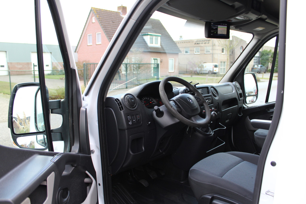 Renault Master T35 2.3 dCi 130PK Euro6 L2H2 â airco â navigatie â imperiaal â trekhaak 11