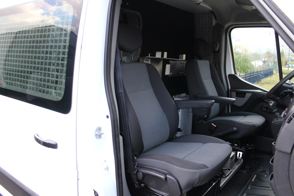 Renault Master T35 2.3 dCi 130PK Euro6 L2H2 â airco â navigatie â imperiaal â trekhaak 13