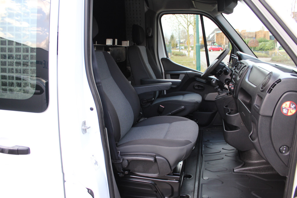 Renault Master T35 2.3 dCi 130PK Euro6 L2H2 â airco â navigatie â imperiaal â trekhaak 8
