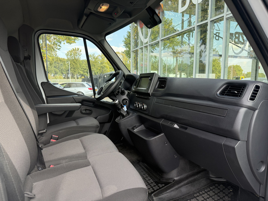 Renault Master T35 2.3 dCi 135 L2H2 | Trekhaak | Navi | Carplay | Cruisec. | LED 12