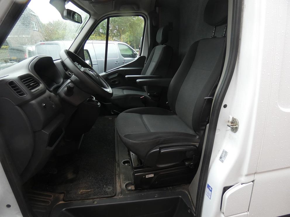 Renault Master T35 2.3 dCi 135 L2H2* camera* cr.control* 12