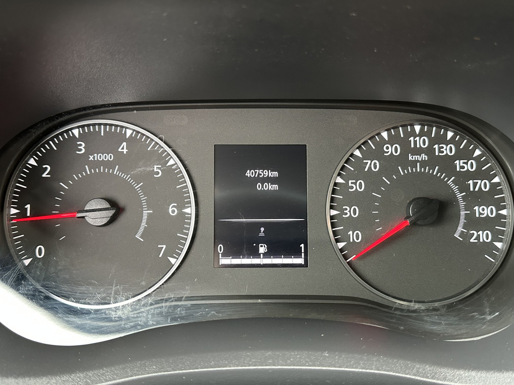 Renault Master T35 2.3 dCi 135 PK / L2H2 / 1e EIG. / 40.759 KM / TREKHAAK / AIRCO / NAVIGATIE / LED DAGRIJVERL. 12