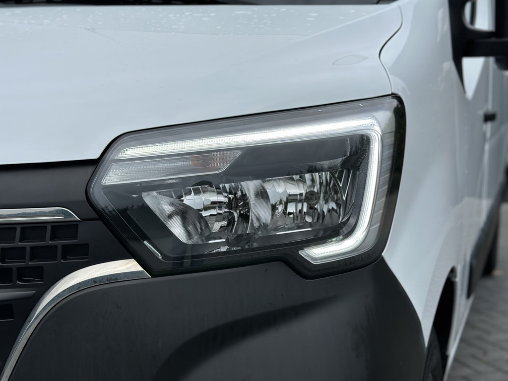 Renault Master T35 2.3 dCi 135 PK / L2H2 / 1e EIG. / 40.759 KM / TREKHAAK / AIRCO / NAVIGATIE / LED DAGRIJVERL. 13