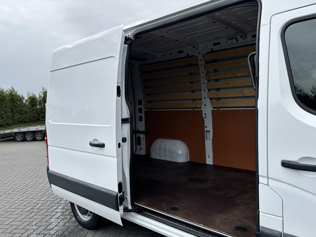 Renault Master T35 2.3 dCi 135 PK / L2H2 / 1e EIG. / 40.759 KM / TREKHAAK / AIRCO / NAVIGATIE / LED DAGRIJVERL. 8
