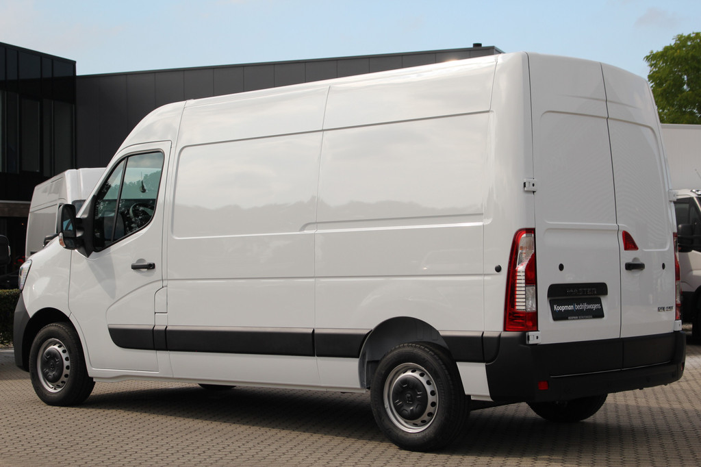Renault Master T35 2.3dCi 136pk L2H2 | Airco | Cruise | Navi | DAB | Lease 501,- p/m 10