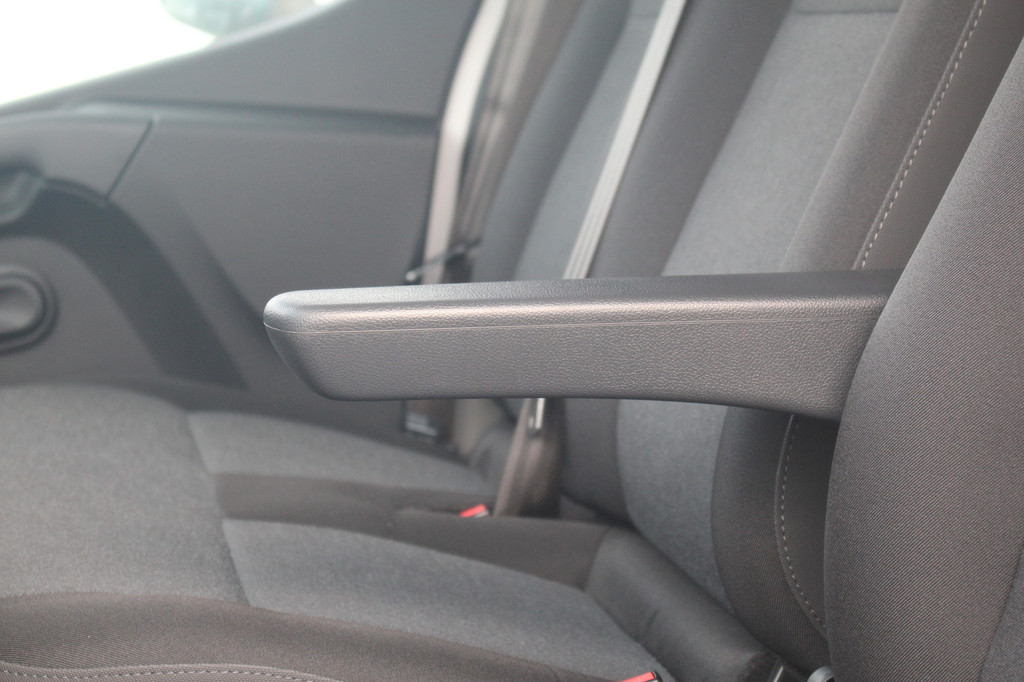 Renault Master T35 2.3dCi 136pk L2H2 | Airco | Cruise | Navi | DAB | Lease 501,- p/m 14