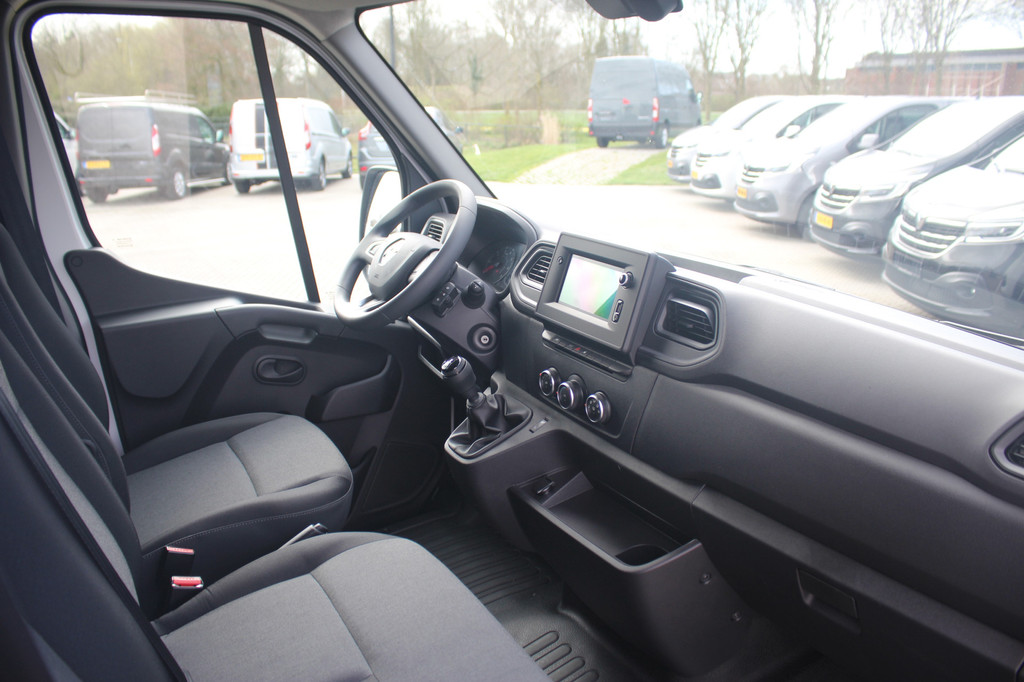 Renault Master T35 2.3dCi 136pk L2H2 | Airco | Cruise | Navi | DAB | Lease 501,- p/m 15