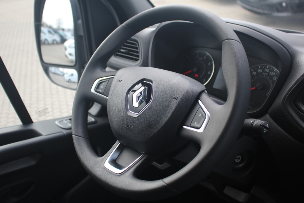 Renault Master T35 2.3dCi 136pk L2H2 | Airco | Cruise | Navi | DAB | Lease 501,- p/m 18