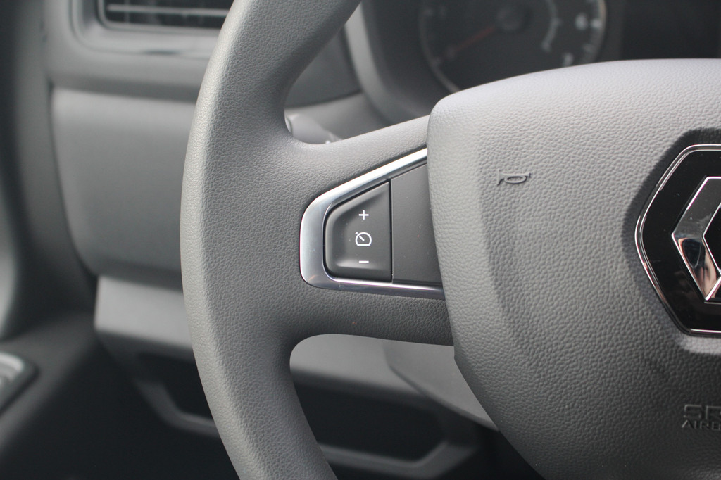 Renault Master T35 2.3dCi 136pk L2H2 | Airco | Cruise | Navi | DAB | Lease 501,- p/m 19