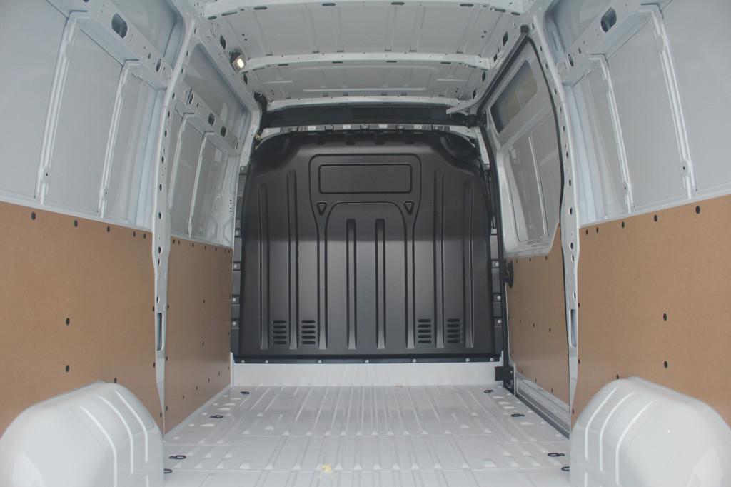 Renault Master T35 2.3dCi 136pk L2H2 | Airco | Cruise | Navi | DAB | Lease 501,- p/m 8