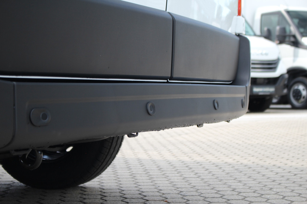 Renault Master T35 2.3dCi 136pk L2H2 | Airco | Cruise | Navi | DAB | Lease 501,- p/m 9