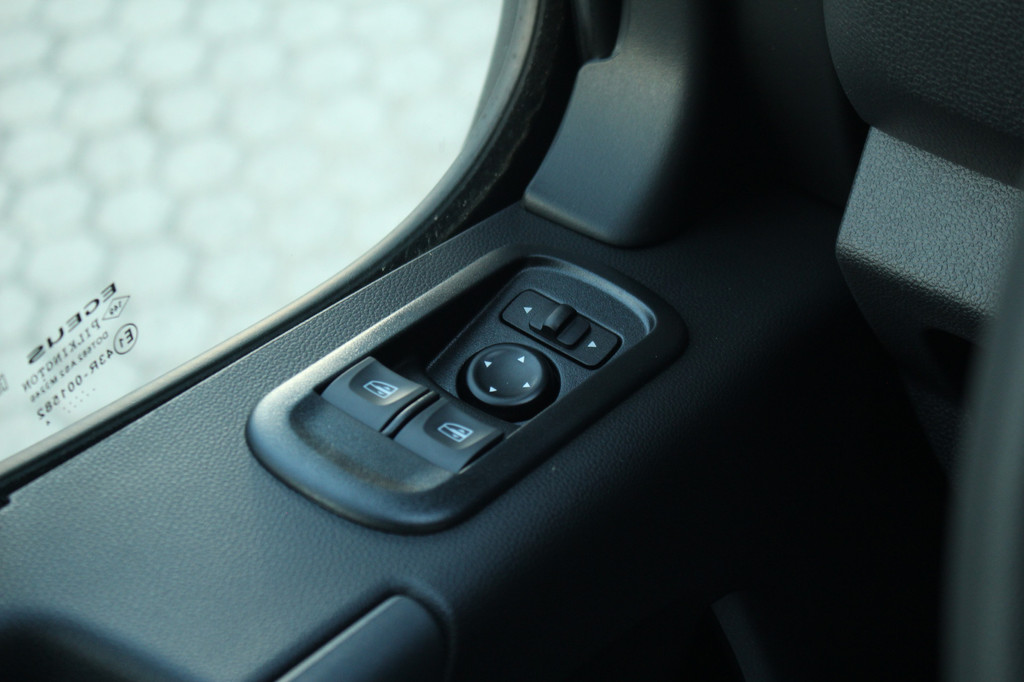 Renault Master T35 2.3dCi 136pk L3H2 Energy | Navi | Airco | Cruise | Lease 501,- p/m 17