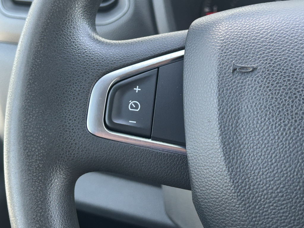 Renault Master T35 2.3 dCi 145 PK / L4H3 / MAXI WB 433 / DUBBEL LUCHT / INRICHTING / 3-ZITS / TREKHAAK / CAMERA / 3000 KG AHG / 14