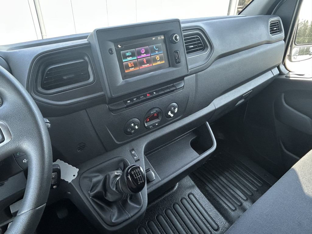 Renault Master T35 2.3 dCi 145 PK / L4H3 / MAXI WB 433 / DUBBEL LUCHT / INRICHTING / 3-ZITS / TREKHAAK / CAMERA / 3000 KG AHG / 15