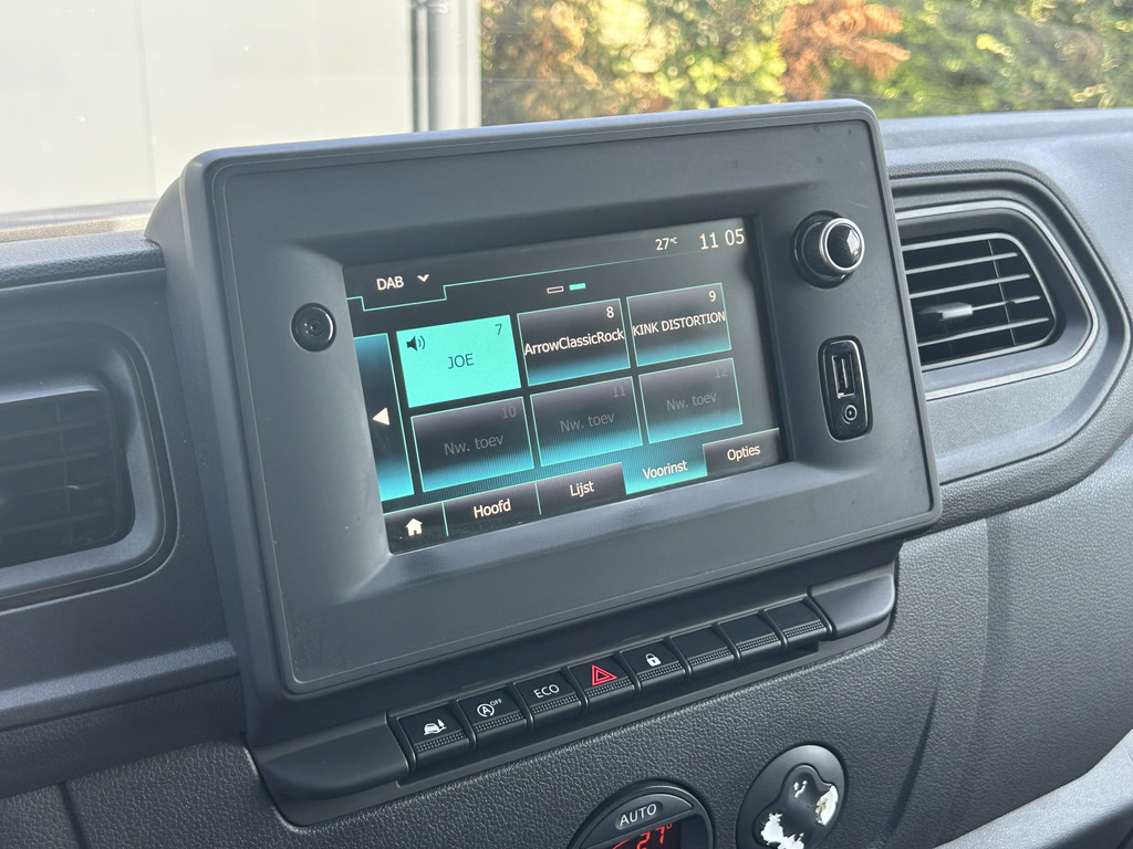 Renault Master T35 2.3 dCi 145 PK / L4H3 / MAXI WB 433 / DUBBEL LUCHT / INRICHTING / 3-ZITS / TREKHAAK / CAMERA / 3000 KG AHG / 17